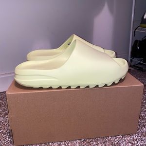 Yeezy Slide Glow Green